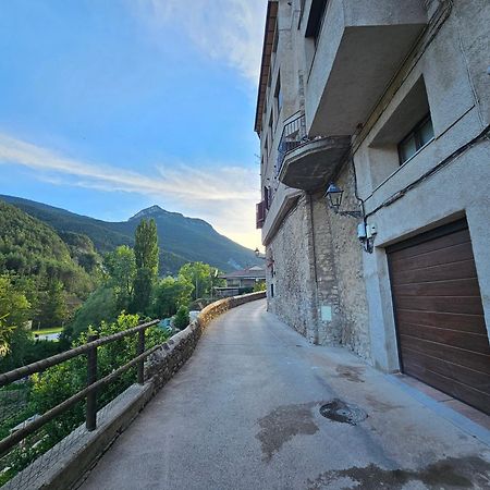 En El Corazon De Baga, Precioso Pueblo Medieval Esterno foto