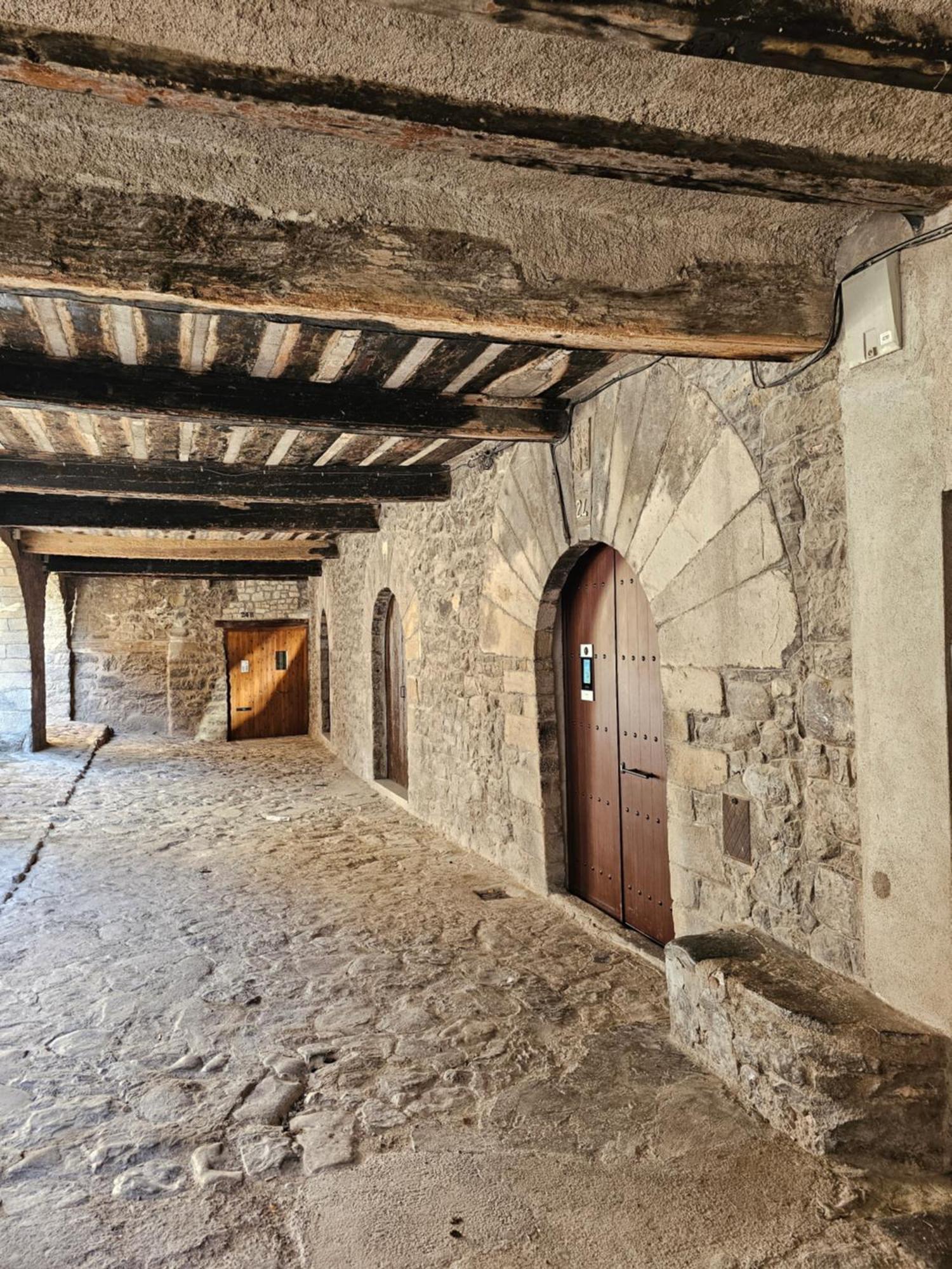 En El Corazon De Baga, Precioso Pueblo Medieval Esterno foto