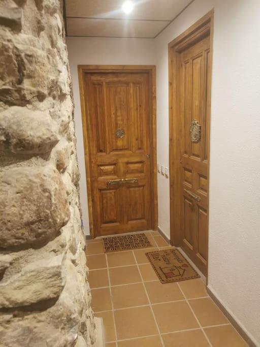 En El Corazon De Baga, Precioso Pueblo Medieval Esterno foto