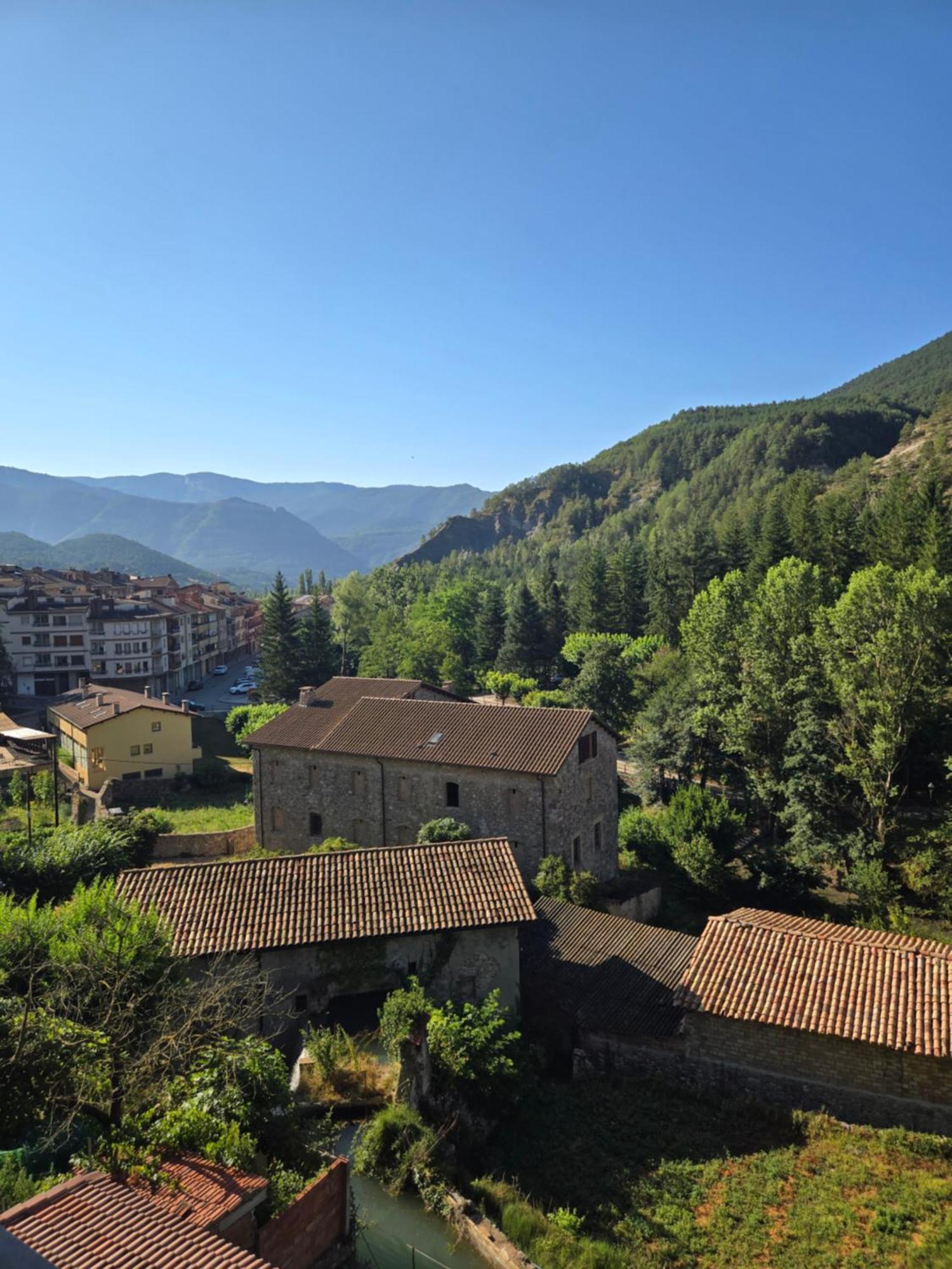 En El Corazon De Baga, Precioso Pueblo Medieval Esterno foto